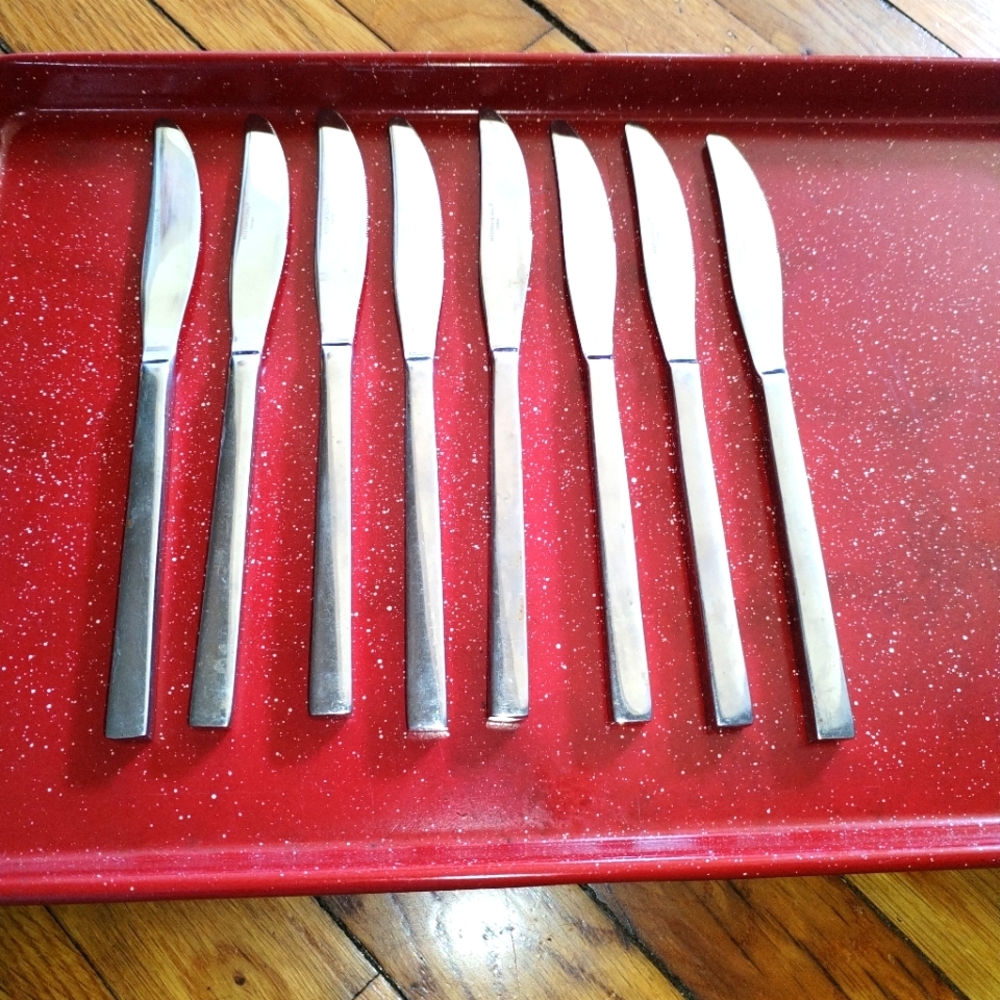 Set of 8 Silver Knives